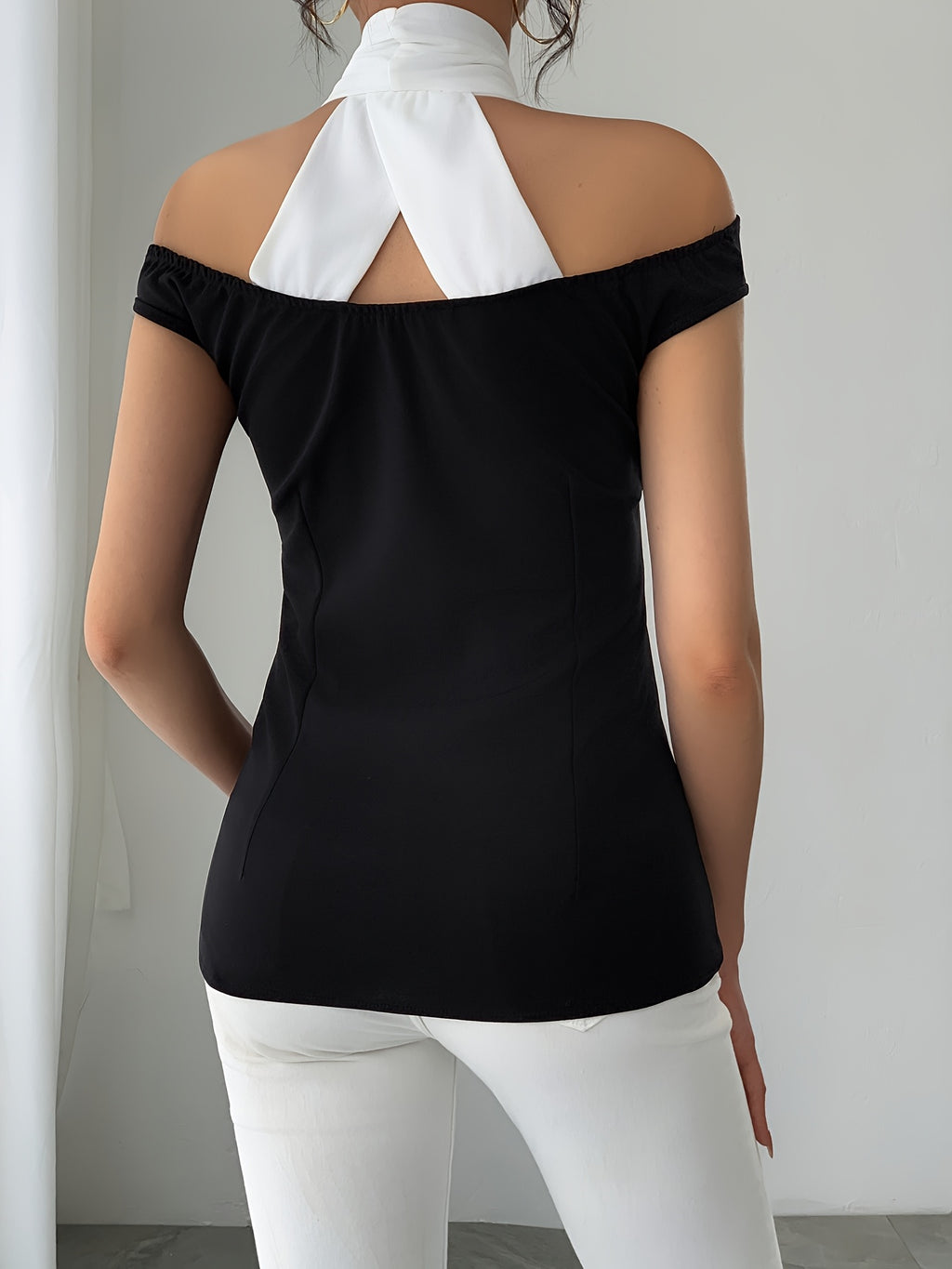 Women's Black & White Off-Shoulder V-Neck Blouse - Short Sleeve Elegant Knit Top for Summer Casual