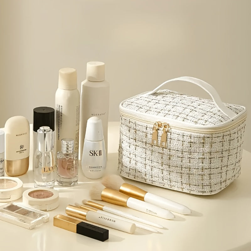 Elegant Checkered Makeup Bag — Large Capacity Travel Cosmetic Organizer with Gold-Tone Hardware