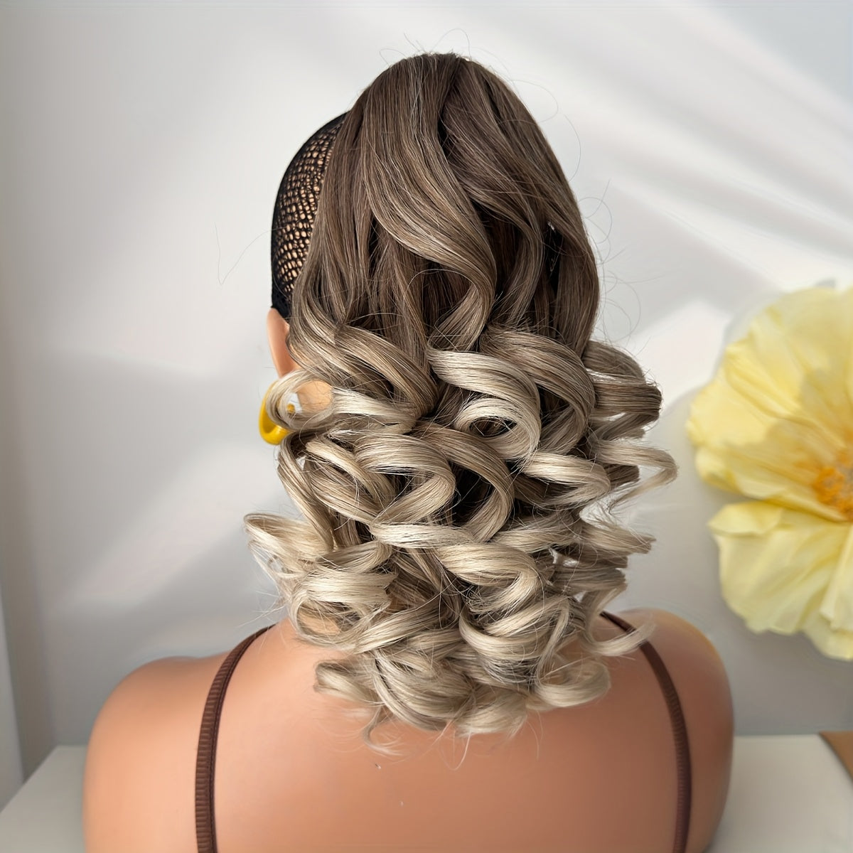 12-inch (30 cm) Ombre Brown to Blonde Deep Wave Short Ponytail Extension - Heat-Resistant Synthetic Claw Clip Hairpiece for Women & Girls