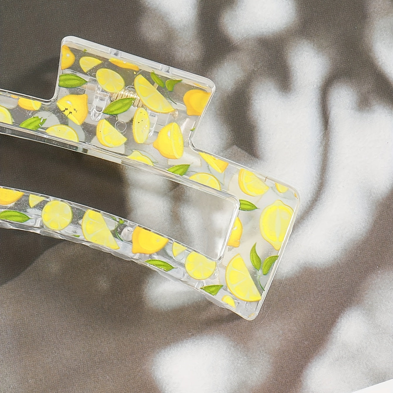 Transparent Lemon Flower Hair Claw Clip – Cute Minimalist Plastic Hair Clip for Women