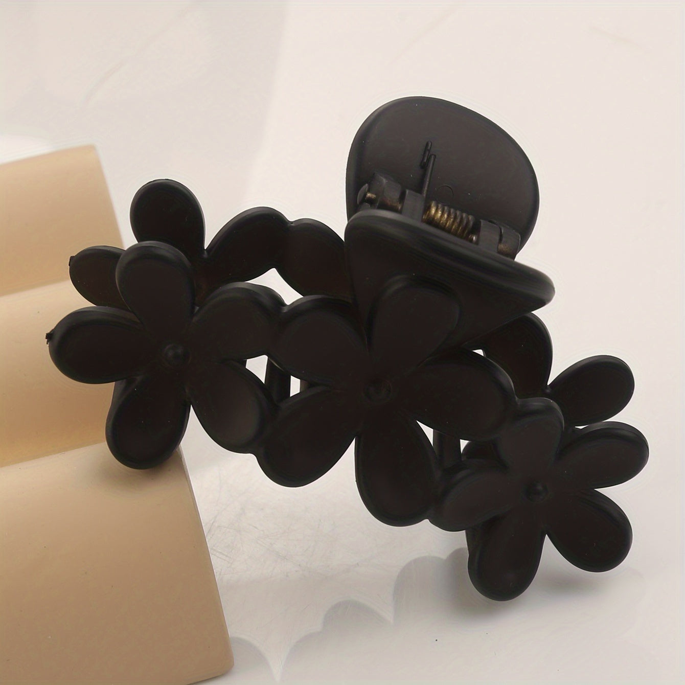 Bohemian Flower Hair Claw Clip - Solid Color Plastic Ponytail Hair Clip for Women