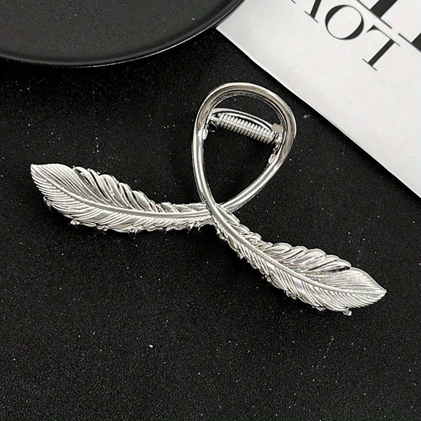 Minimalist Metal Shark Hair Clip for Women – 1-Pack Back-of-Head Hair Claw