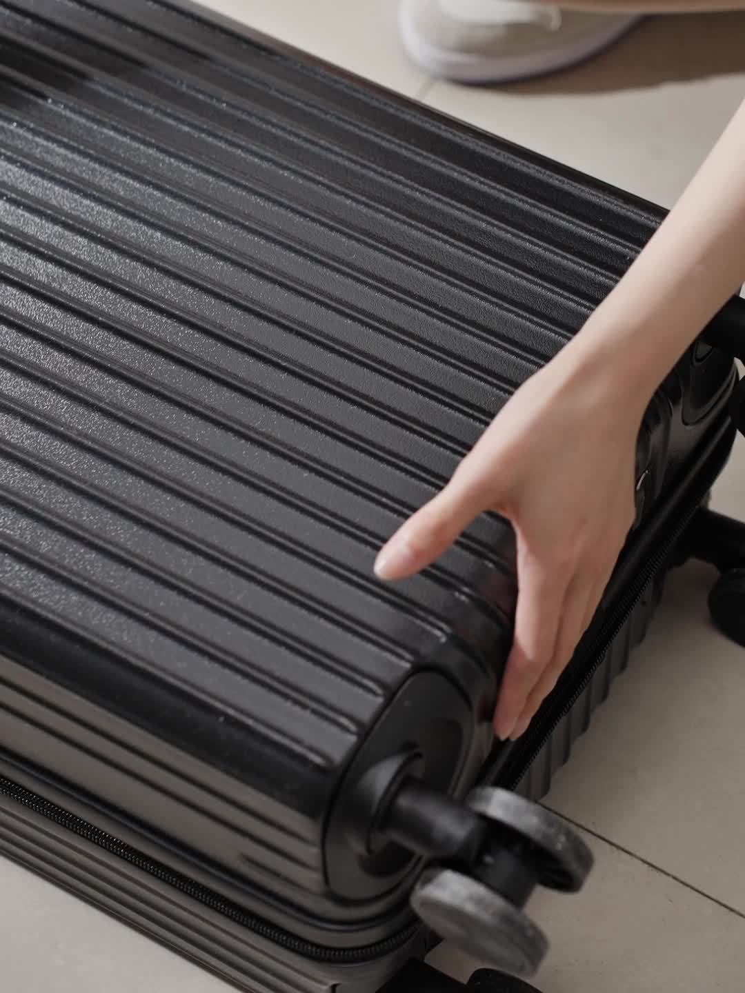 Travelup Women's Large Capacity Tri-Fold Makeup Bag - Pink PU Travel Cosmetic Organizer with Multiple Zipper Pockets & Wrist Strap