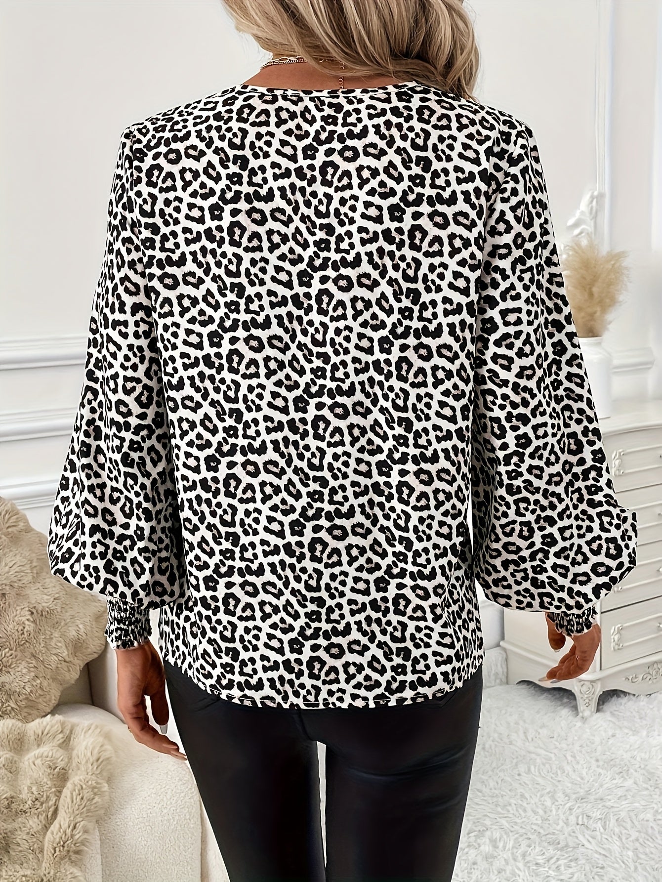 Women's Elegant Leopard Print Puff Sleeve Blouse V-Neck Smock Collar Long Sleeve Top for Parties & Weddings