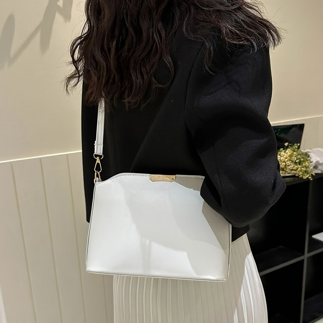 Minimalist PU Crossbody Bucket Bag for Women, Metal Accent Shoulder Messenger Bag