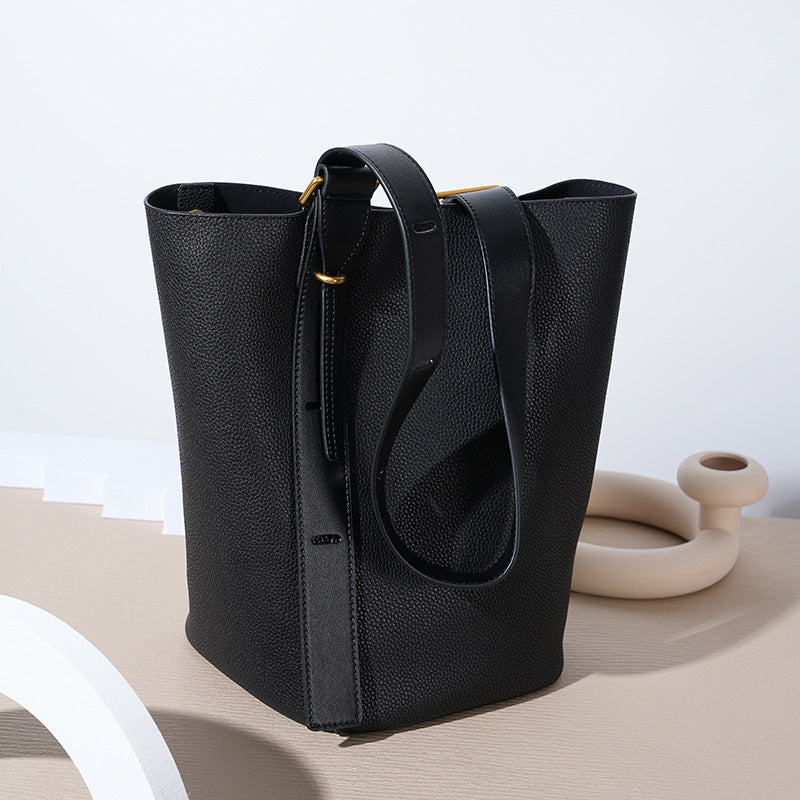 Genuine Leather Women's Large Capacity Shoulder and Crossbody Bucket Bag – Light Luxury Cowhide Commuter