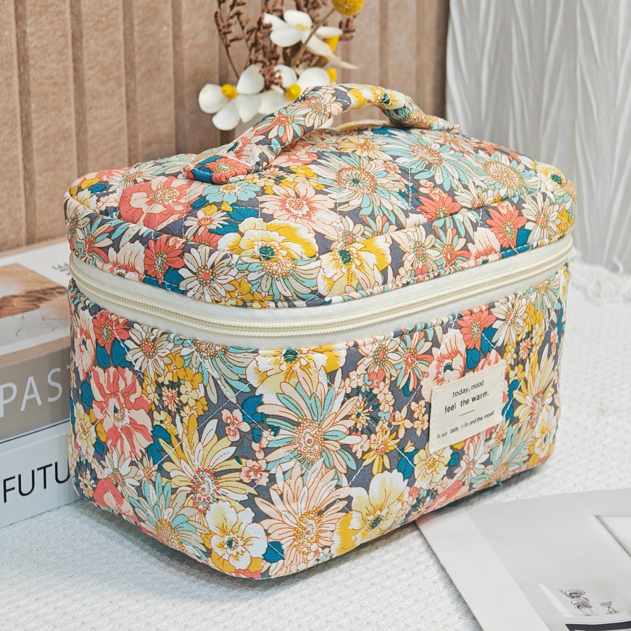 Travel Makeup Bag – Floral Large-Capacity Polyester Cosmetic Pouch with Zipper, Mixed Colors (Pink Blue Yellow Green)