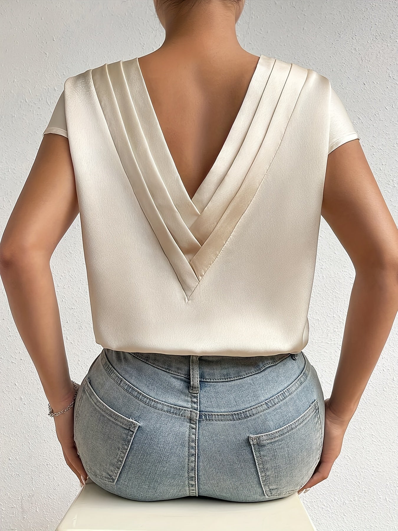 Women's V-Neck Loose Blouse — Elegant Short Sleeve Solid Top for Spring & Summer
