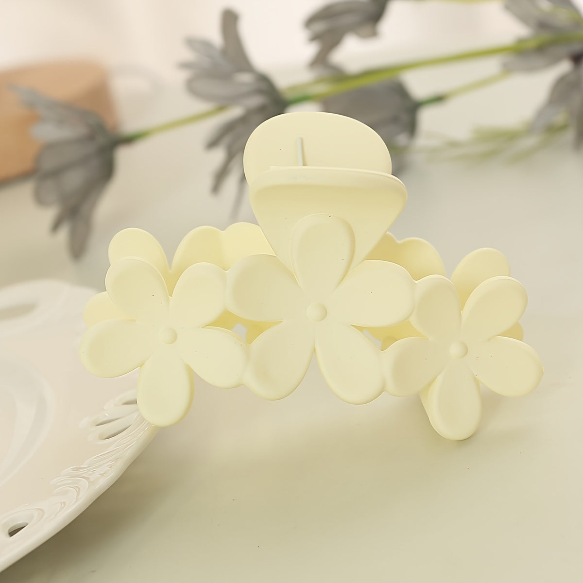 Bohemian Flower Hair Claw Clip - Solid Color Plastic Ponytail Hair Clip for Women