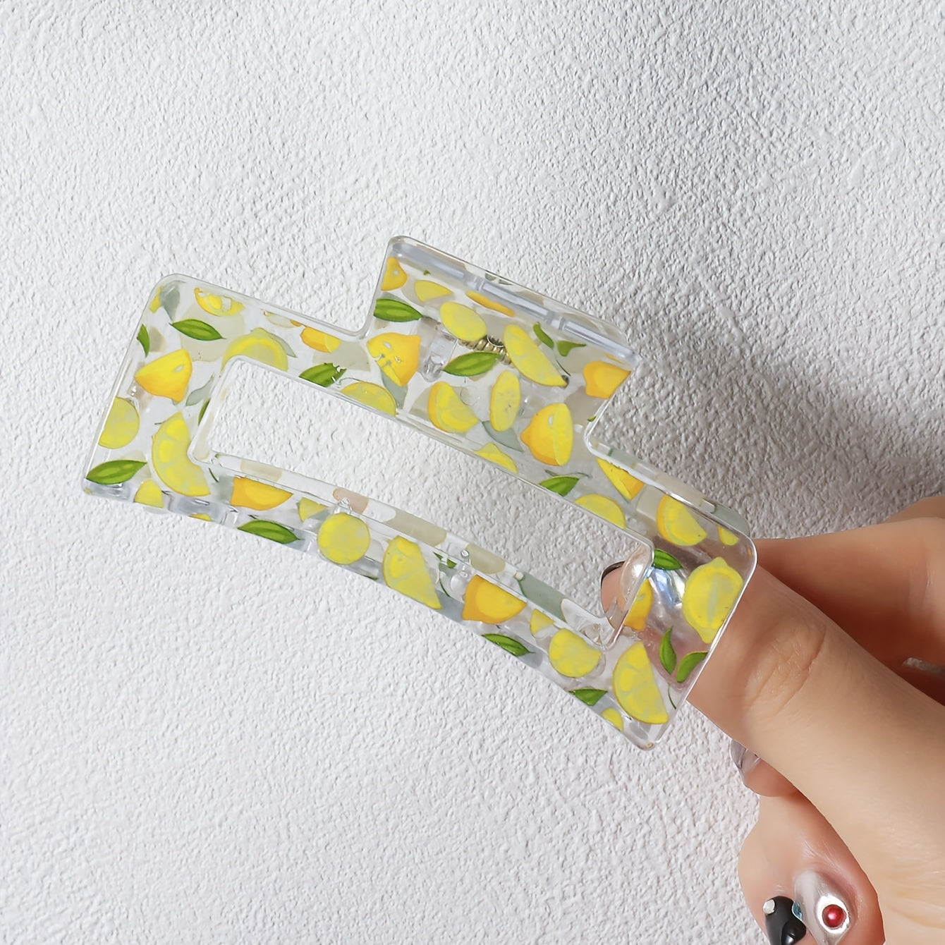 Transparent Lemon Flower Hair Claw Clip – Cute Minimalist Plastic Hair Clip for Women