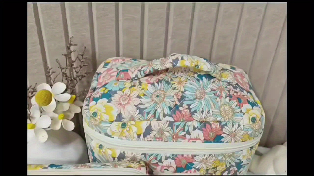 Travel Makeup Bag – Floral Large-Capacity Polyester Cosmetic Pouch with Zipper, Mixed Colors (Pink Blue Yellow Green)