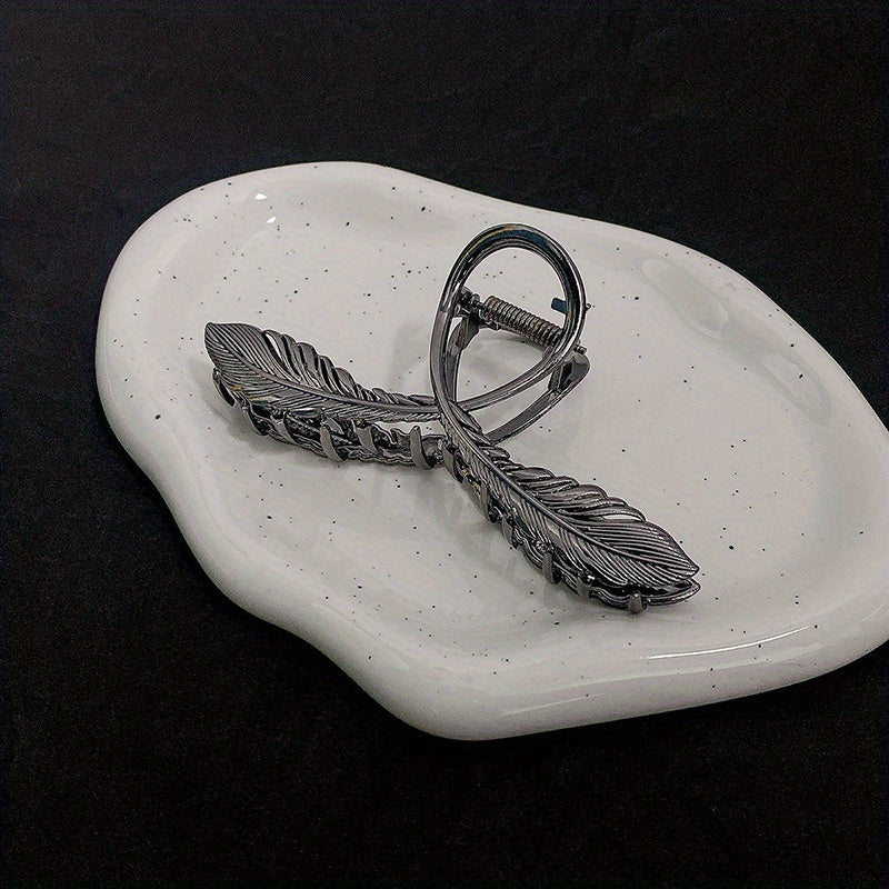 Minimalist Metal Shark Hair Clip for Women – 1-Pack Back-of-Head Hair Claw