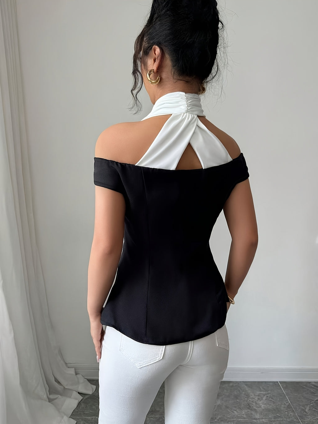 Women's Black & White Off-Shoulder V-Neck Blouse - Short Sleeve Elegant Knit Top for Summer Casual