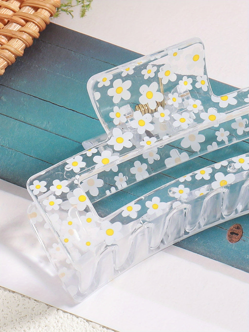 Transparent Lemon Flower Hair Claw Clip – Cute Minimalist Plastic Hair Clip for Women