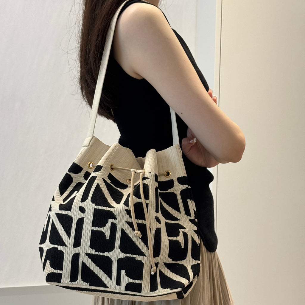Geometric Drawstring Bucket Bag for Women – Versatile Shoulder Bag for Daily Commute & Shopping, Cream/Black