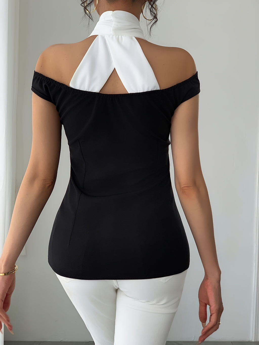 Women's Black & White Off-Shoulder V-Neck Blouse - Short Sleeve Elegant Knit Top for Summer Casual