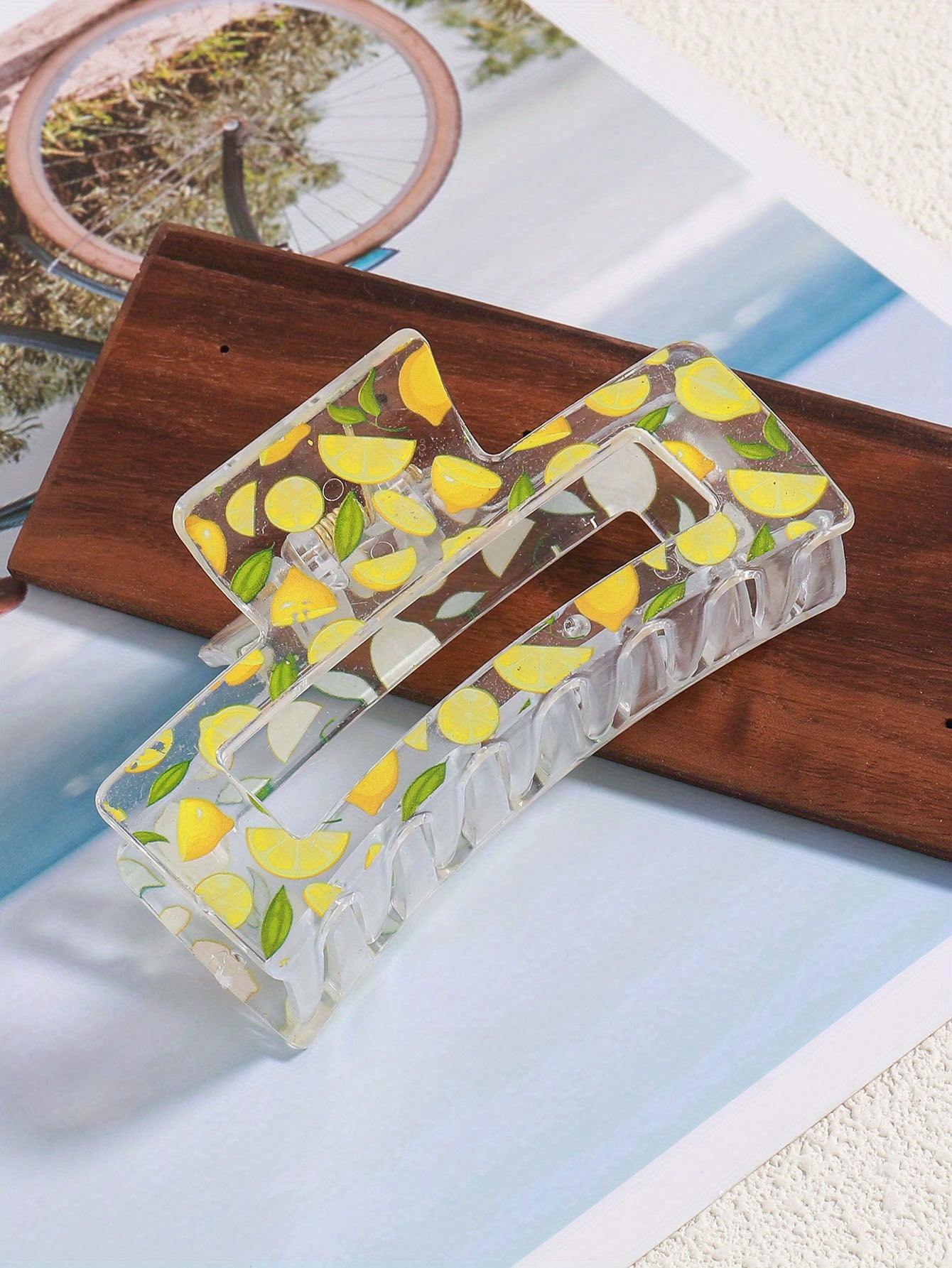 Transparent Lemon Flower Hair Claw Clip – Cute Minimalist Plastic Hair Clip for Women