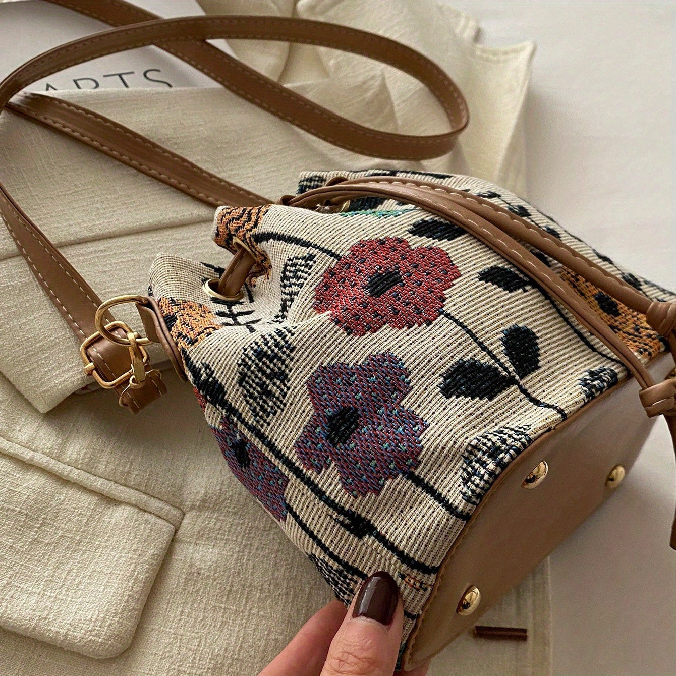 Elegant Floral Bucket Bag for Women – Ethnic Boho Drawstring Handbag for Travel & Work