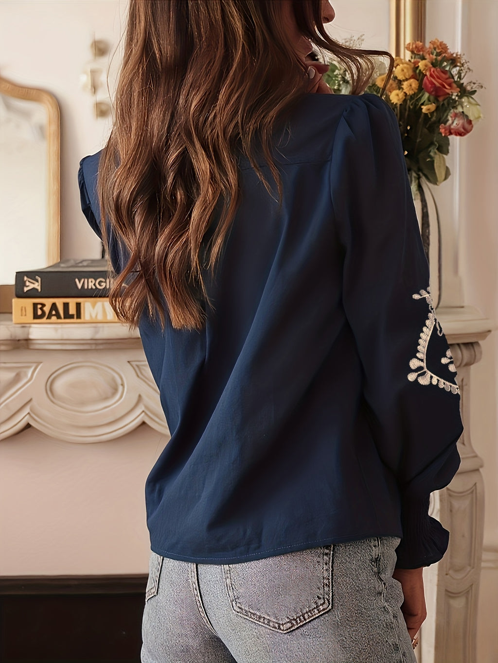 Women's Floral Embroidered Blouse — Green & White Color-Block Stand Collar with Lantern Sleeves