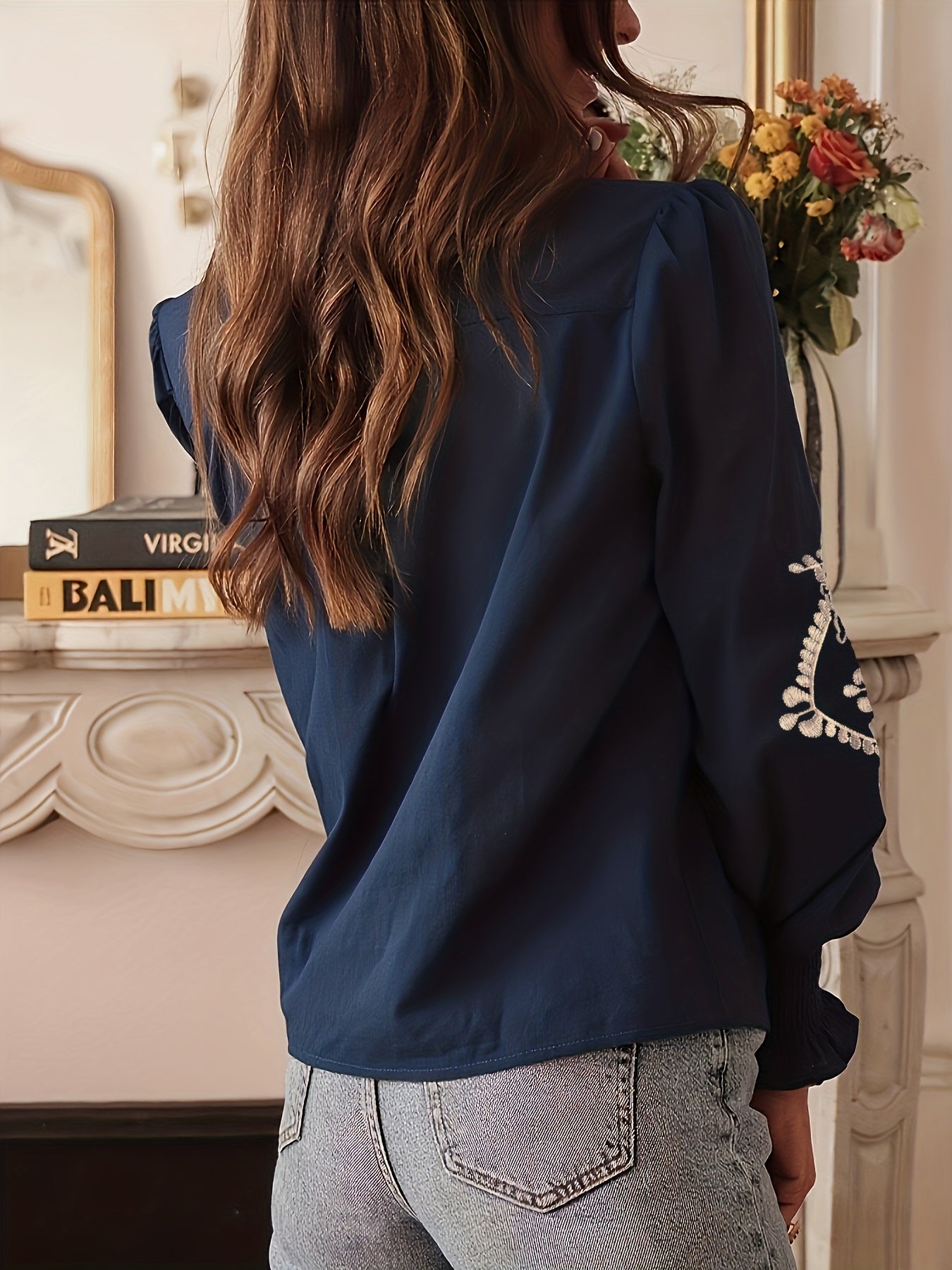 Women's Floral Embroidered Blouse — Green & White Color-Block Stand Collar with Lantern Sleeves