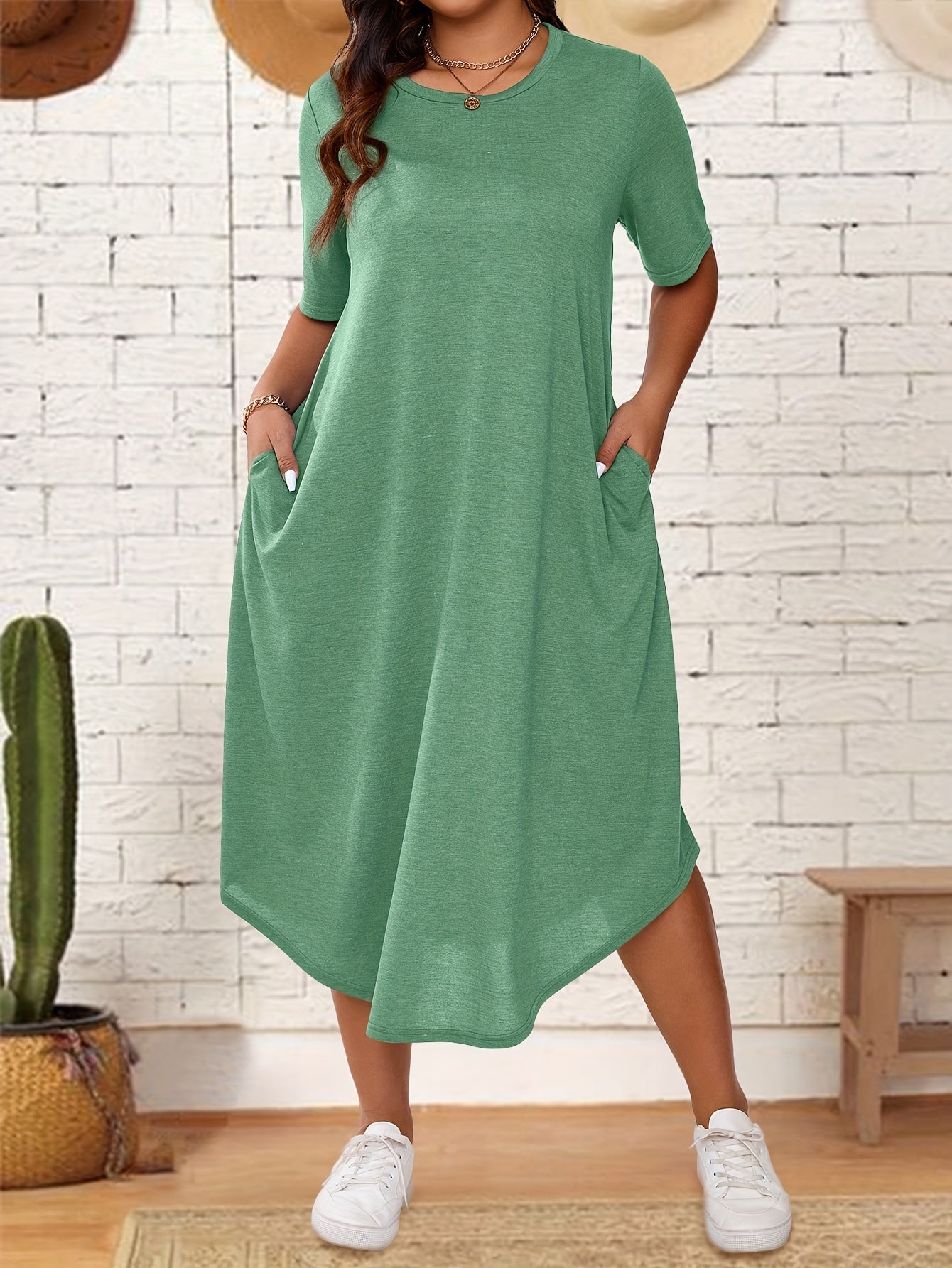 Plus Size Solid Crew Neck Tunic Dress - Casual Short Sleeve Summer Dress for Women