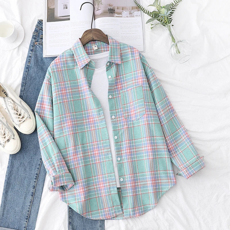 Loose Women's Plaid Shirt – College Style Long-Sleeve Checked Blouse, Casual Loose-Fit Top