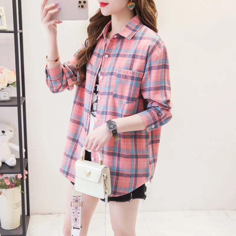 Loose Women's Plaid Shirt – College Style Long-Sleeve Checked Blouse, Casual Loose-Fit Top