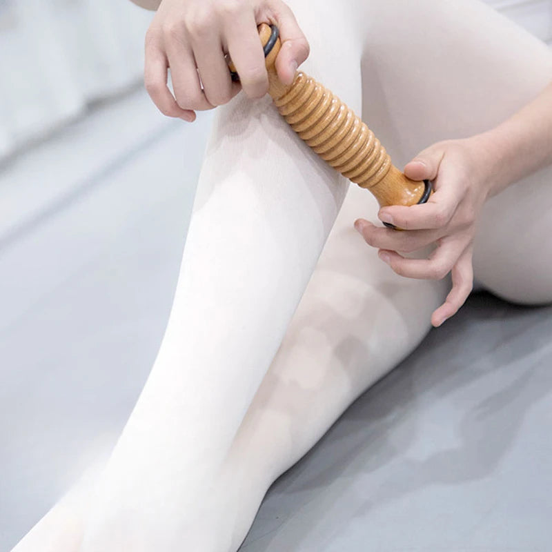 Wooden Foot Massage Roller for Plantar Fasciitis Relief — Deep Tissue Foot Massager 21 x 3.8 cm (8.3 x 1.5 in)