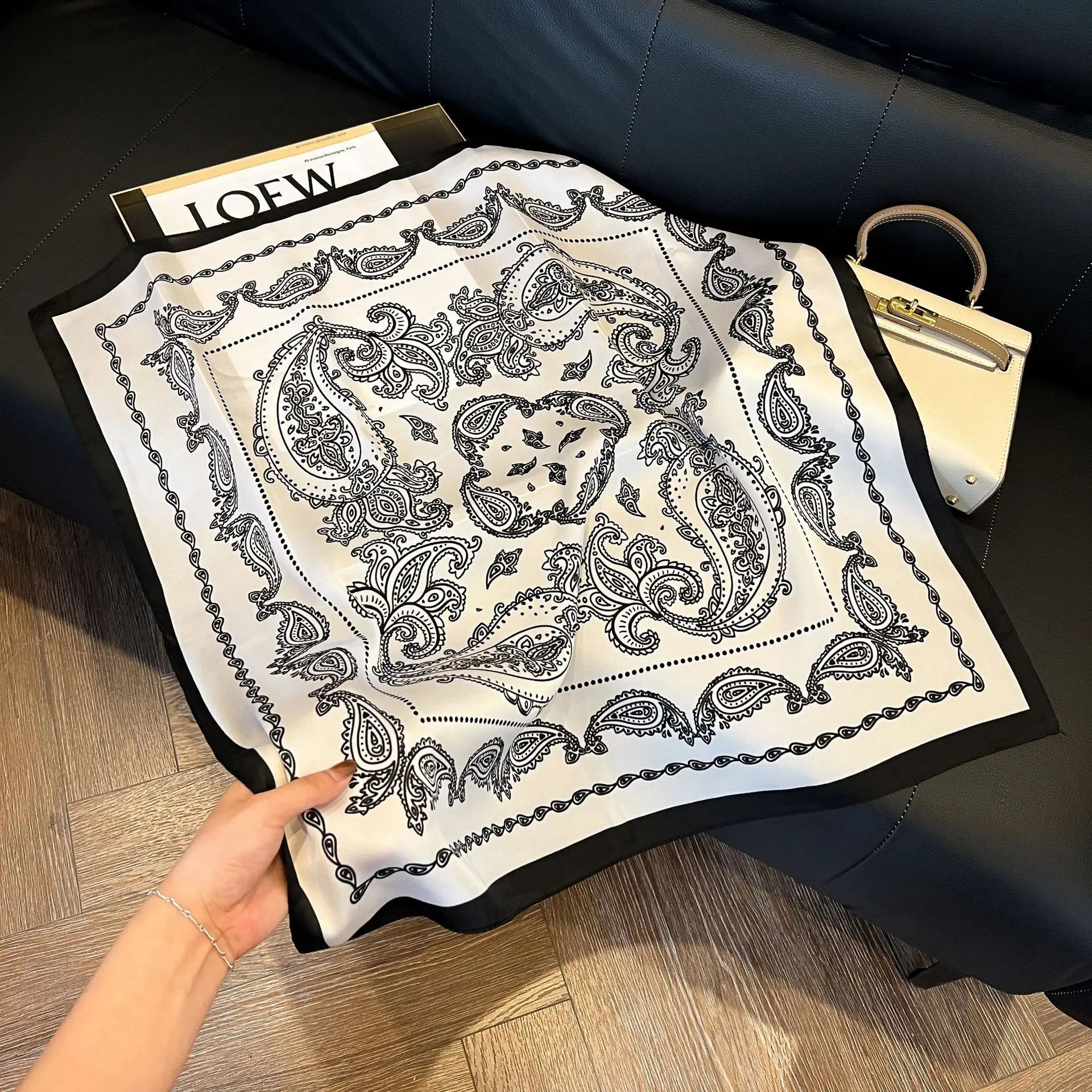 Luxury Square Silk-Feel Scarf 70 x 70 cm (27.6 x 27.6 in) Korean Fashion Floral Bandana Kerchief Wrap