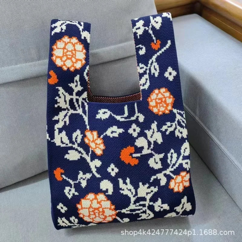 Handmade Knitted Knot Wrist Bag - Striped Mini Tote for Women, Large-Capacity Phone Bucket, Autumn Winter Casual