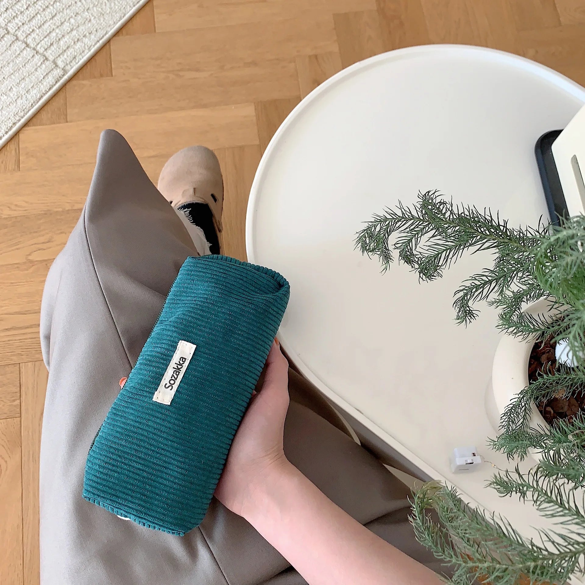 Retro Corduroy Velvet Makeup Pouch – Travel Cosmetic & Pencil Case Organizer for Women