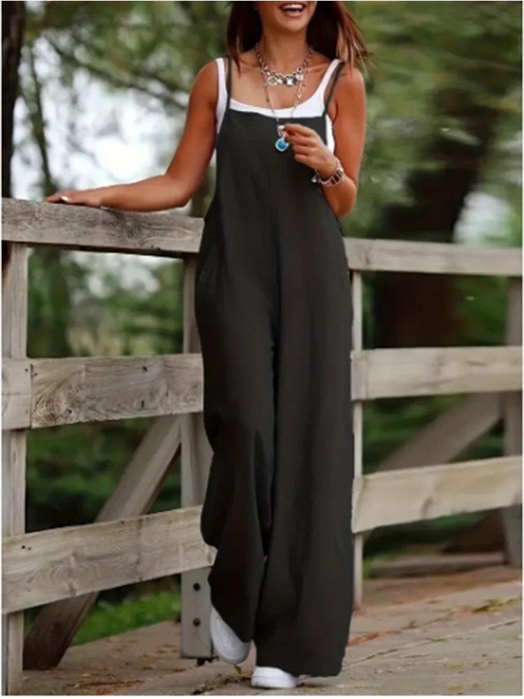 Women's Sleeveless Suspender Jumpsuit — Loose Casual Monochrome Summer Jumpsuit with Pockets