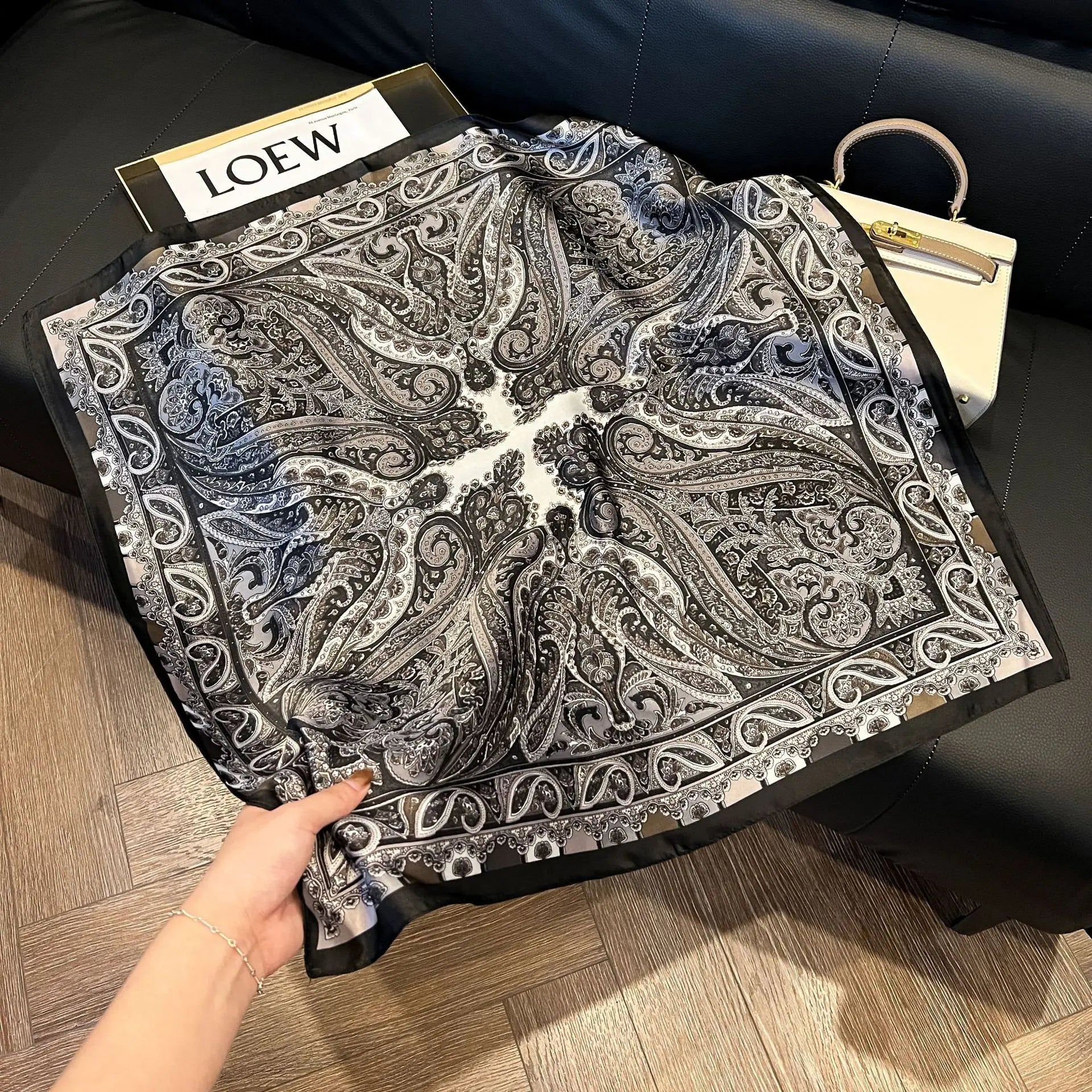 Luxury Square Silk-Feel Scarf 70 x 70 cm (27.6 x 27.6 in) Korean Fashion Floral Bandana Kerchief Wrap
