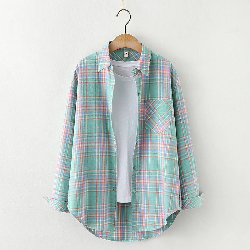 Women's Flannel Plaid Shirt - Loose Cotton-Poly Long Sleeve Button-Down with Pockets
