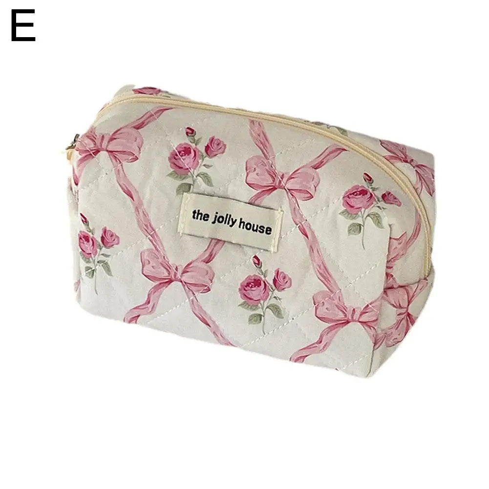 Quilted Bow & Flower Makeup Bag – Zipper Cosmetic Organizer Pouch, Portable Toiletry Clutch for Women & Girls