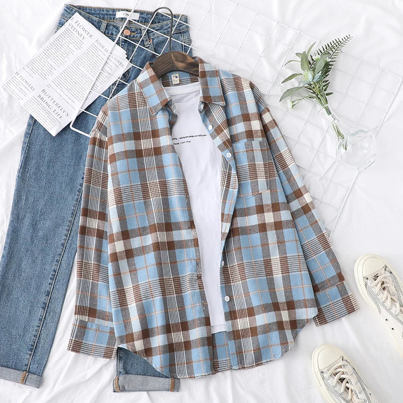 Women's Flannel Plaid Shirt - Loose Cotton-Poly Long Sleeve Button-Down with Pockets
