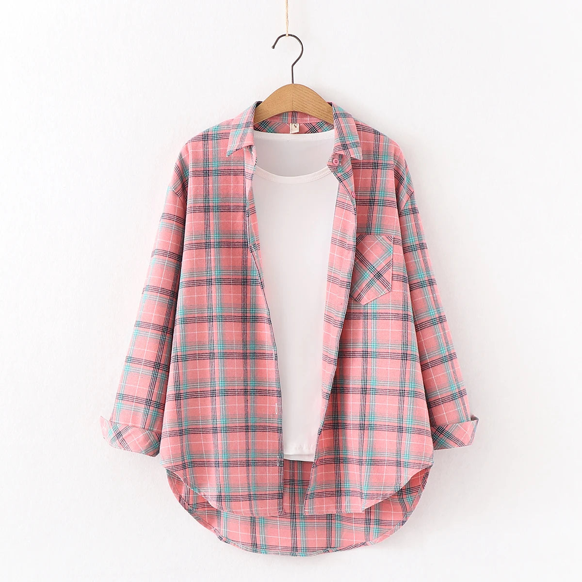 Women's Flannel Plaid Shirt - Loose Cotton-Poly Long Sleeve Button-Down with Pockets