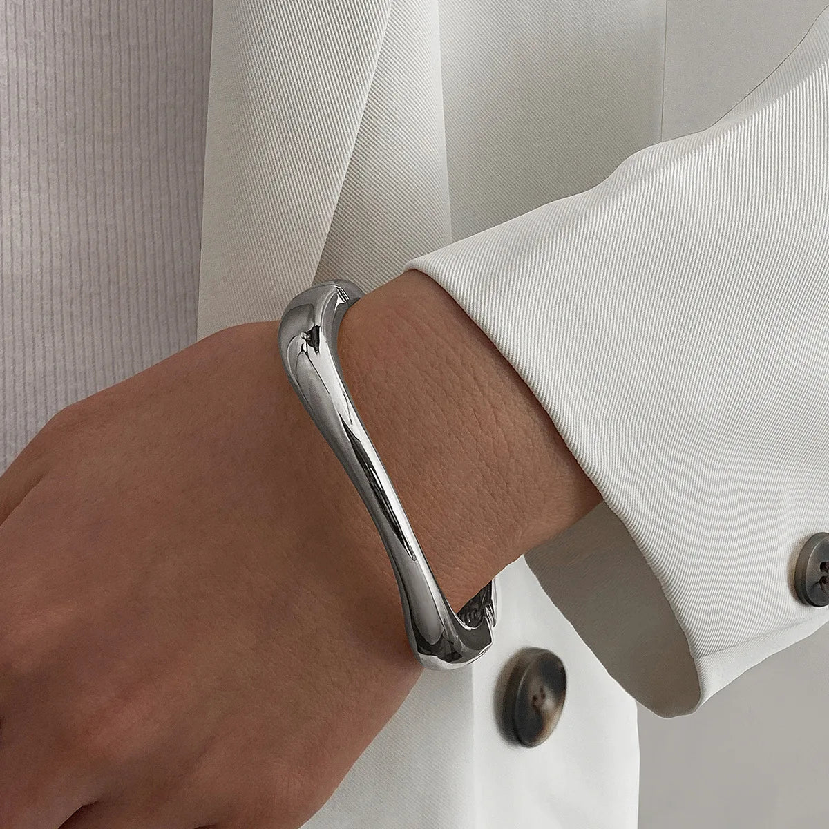 3-Pack Stainless Steel Round Smooth Bangles for Women & Men - Minimalist Gold-Tone Charm Bracelets, Couple Fashion Jewelry Gift