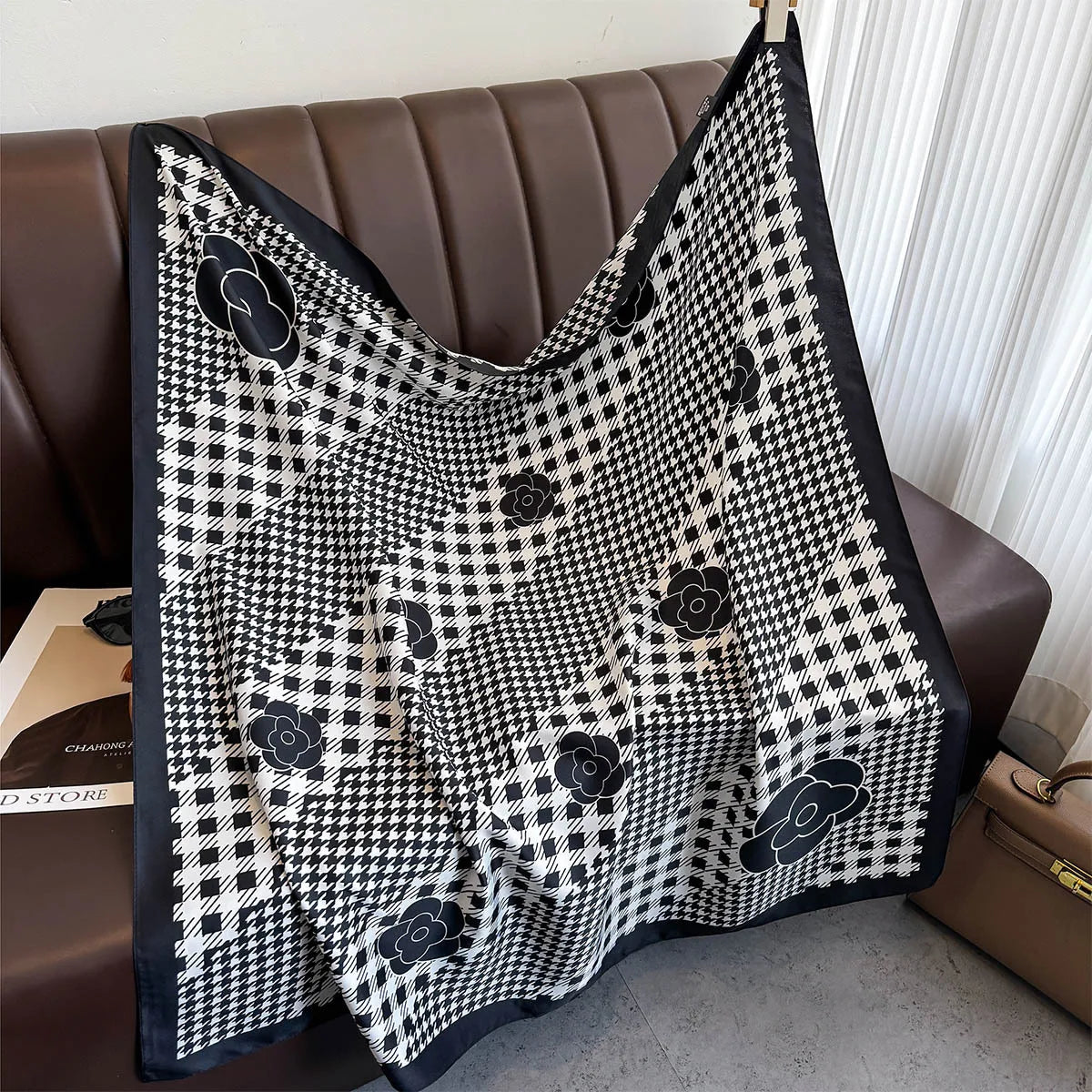 90 x 90 cm (35 x 35 in) Twill Silk-Feel Square Scarf – Women’s Luxury Tree Print Head Scarf, Shawl, Hijab, Bandana