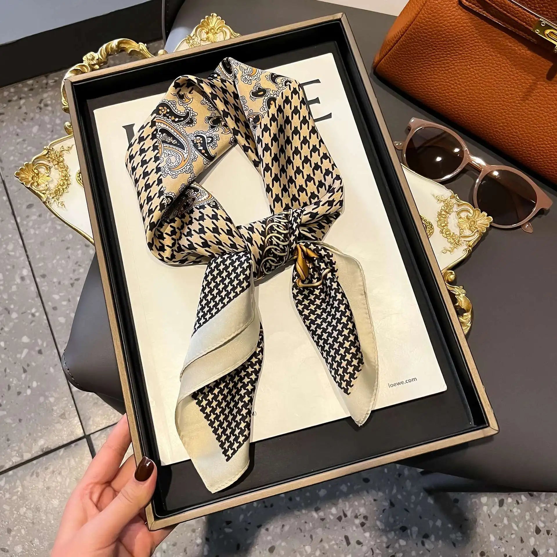 Nordic All-Season Faux Silk Square Scarf 70 x 70 cm (27.6 x 27.6 in) – Lightweight Chic Shawl for Women & Teens