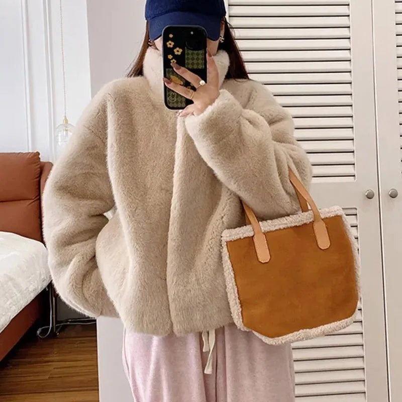 Women's Short Patchwork Faux Fur Jacket with Fox Fur Stand Collar, Slim Fit Autumn/Winter Coat