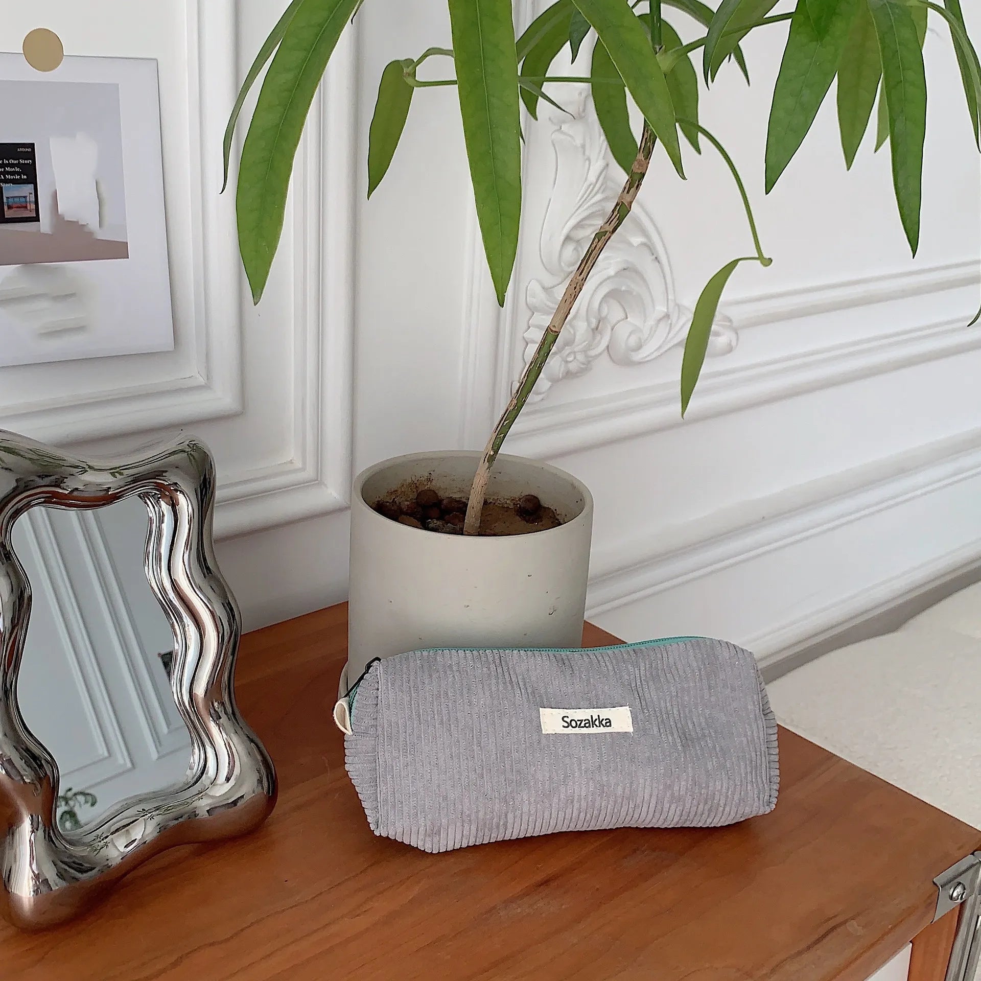 Retro Corduroy Velvet Makeup Pouch – Travel Cosmetic & Pencil Case Organizer for Women