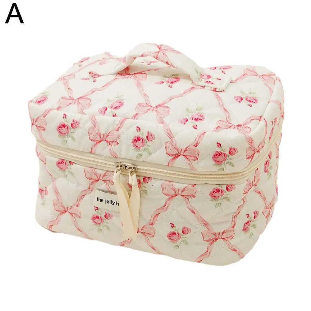 Quilted Bow & Flower Makeup Bag – Zipper Cosmetic Organizer Pouch, Portable Toiletry Clutch for Women & Girls