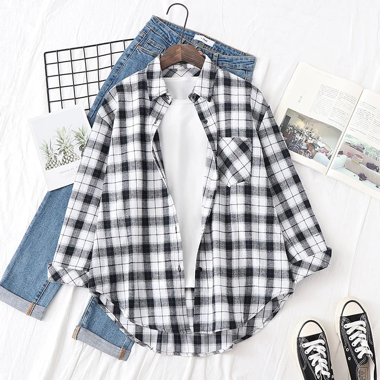 Loose Women's Plaid Shirt – College Style Long-Sleeve Checked Blouse, Casual Loose-Fit Top
