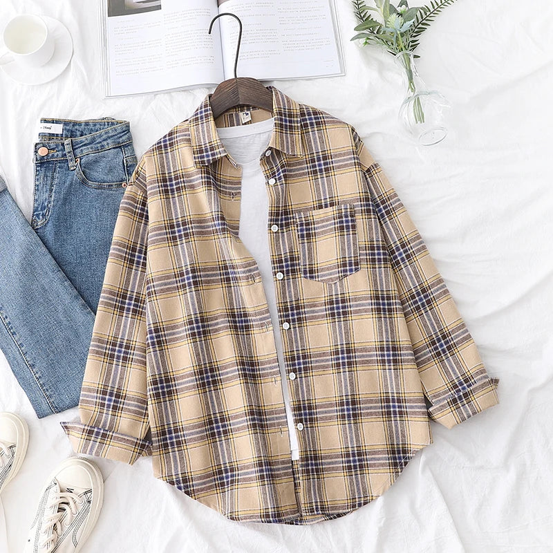 Women's Flannel Plaid Shirt - Loose Cotton-Poly Long Sleeve Button-Down with Pockets