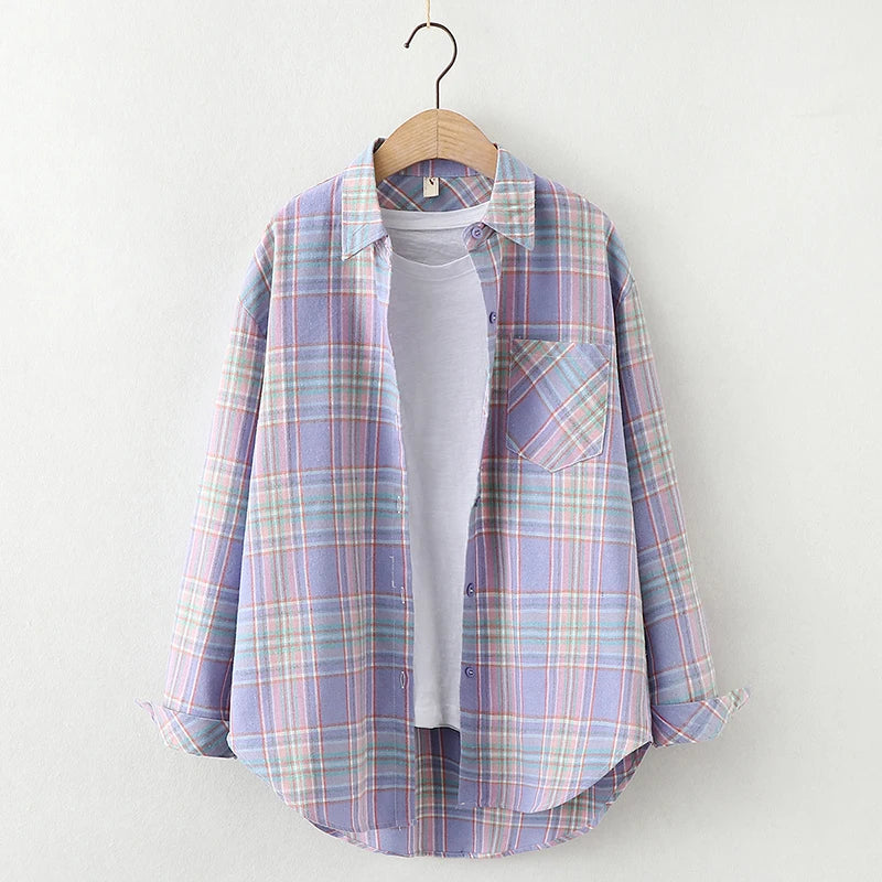 Women's Flannel Plaid Shirt - Loose Cotton-Poly Long Sleeve Button-Down with Pockets