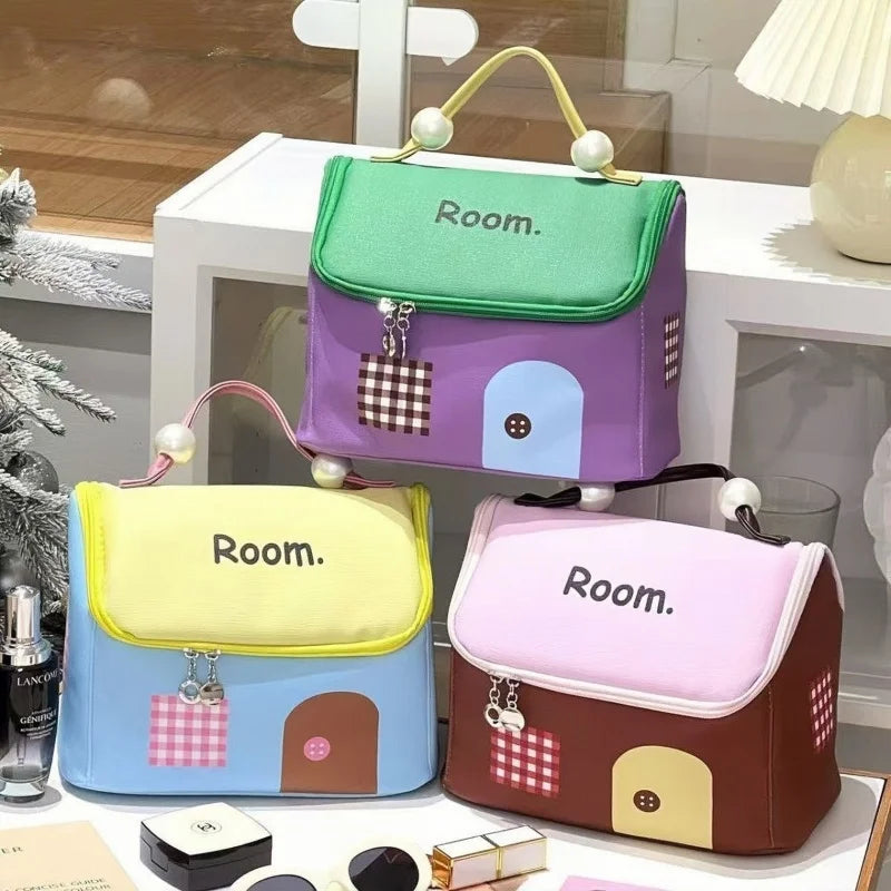 Large-Capacity House-Shaped Travel Cosmetic Bag – Portable Makeup Pouch with Cute Cartoon Design