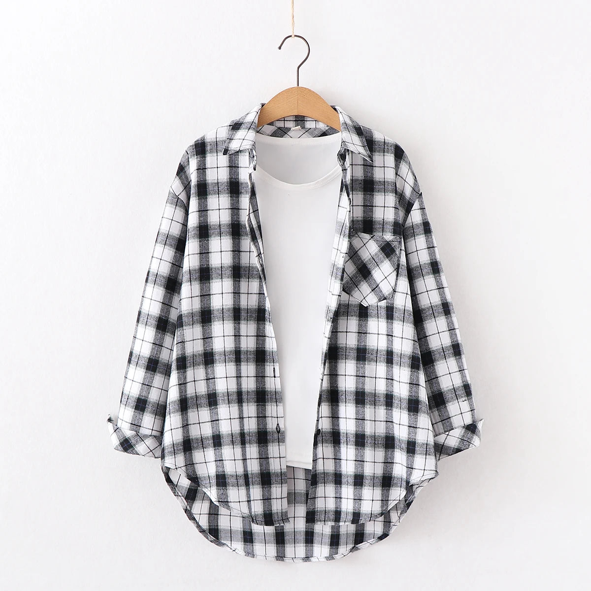 Women's Flannel Plaid Shirt - Loose Cotton-Poly Long Sleeve Button-Down with Pockets