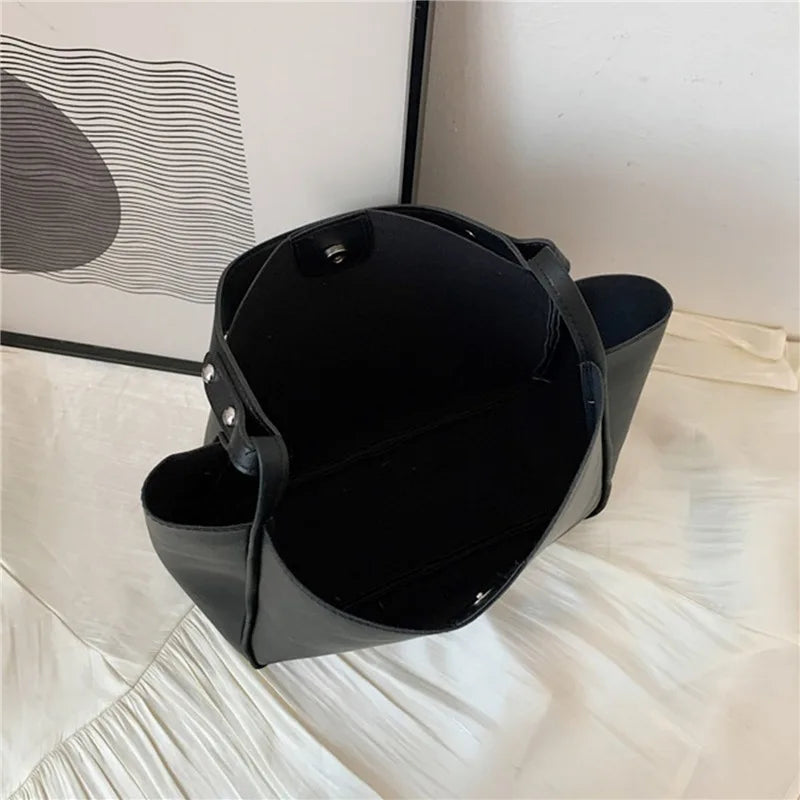 Women's Large PU Leather Bucket Shoulder Bag - Solid Color Retro Tote, 29 x 11 x 28 cm (11.4 x 4.3 x 11 in)