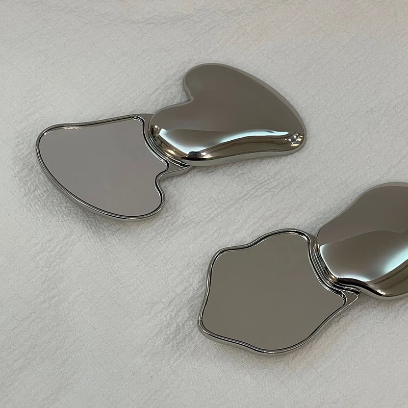 Heart Shaped Portable Makeup Mirror - Compact Rotating Handheld Metal Cosmetic Mirror for Girls & Students